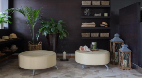 Гостиница Harvey Suites Hotel & Residence  Лидо-Ди-Езоло